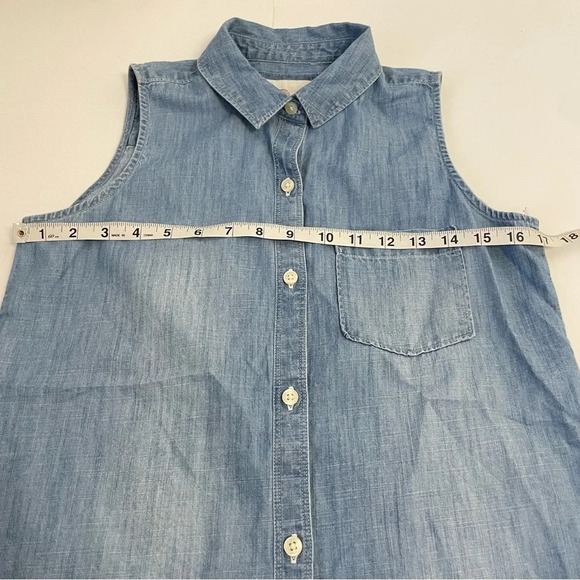 SO Perfect Chambray Tank Button Up Size Small - Picture 6 of 7